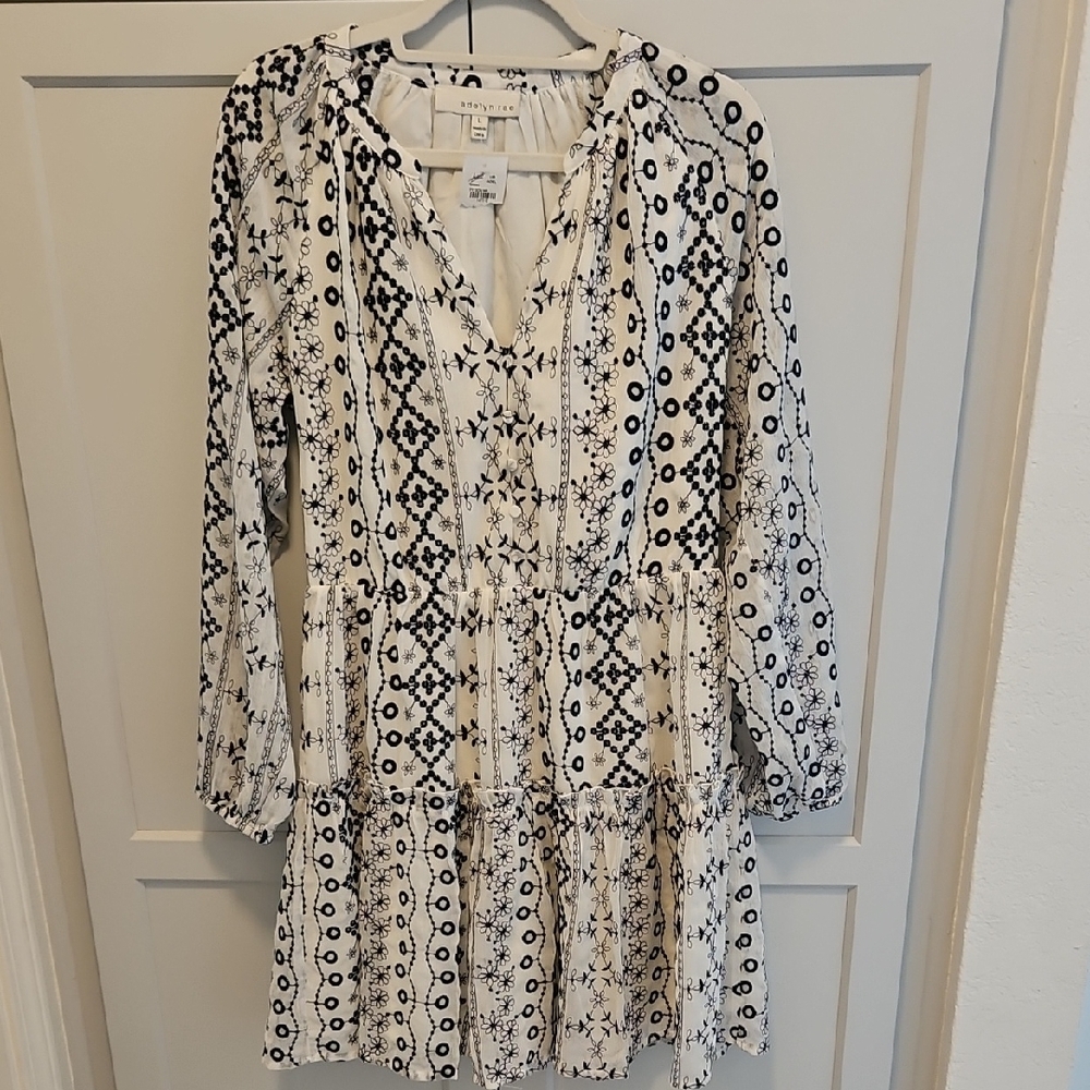 Adelyn Rae Black and White Long Sleeve Dress